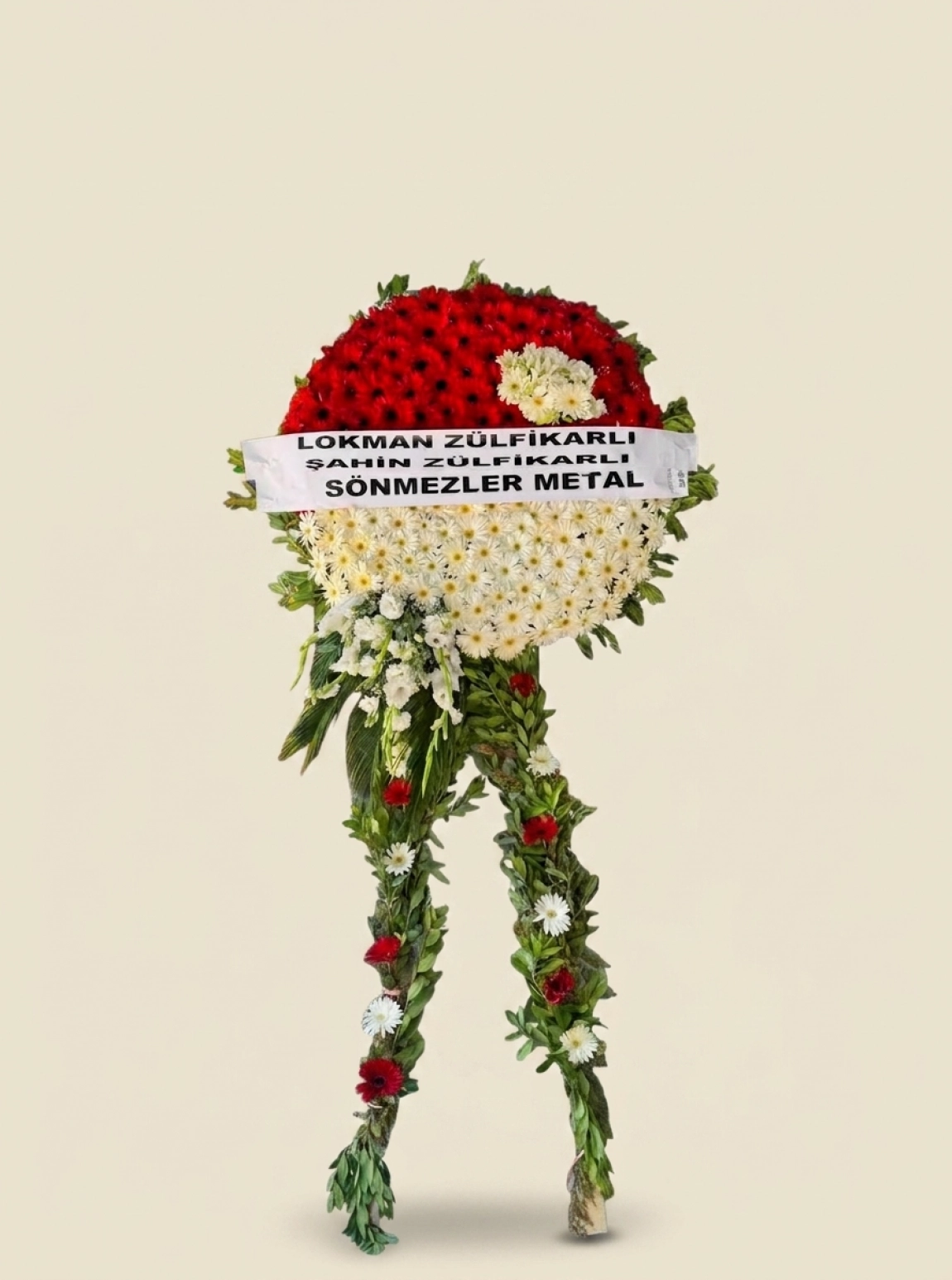 Üç Katlı Kırmızı Ve Beyaz Gerbera Tasarımlı Tören Çelengi